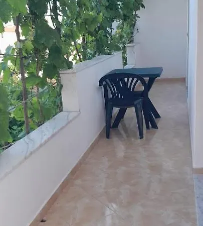 Apartment Casa Intera La Paghi Come Una Camera The With The Price Of A Durrës