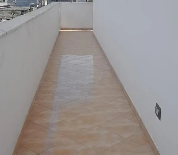 Privato. * Durrës