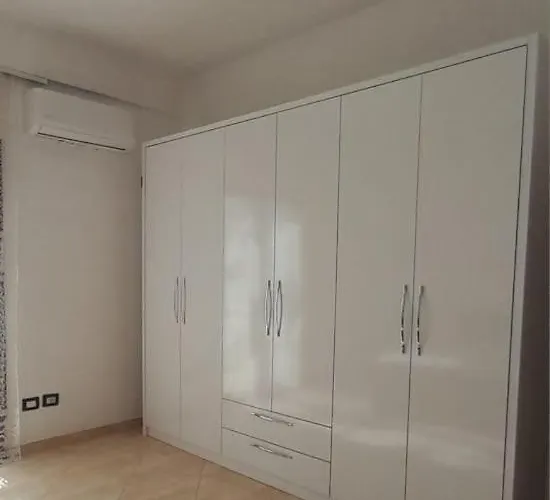 Privato. Appartamento Durrës